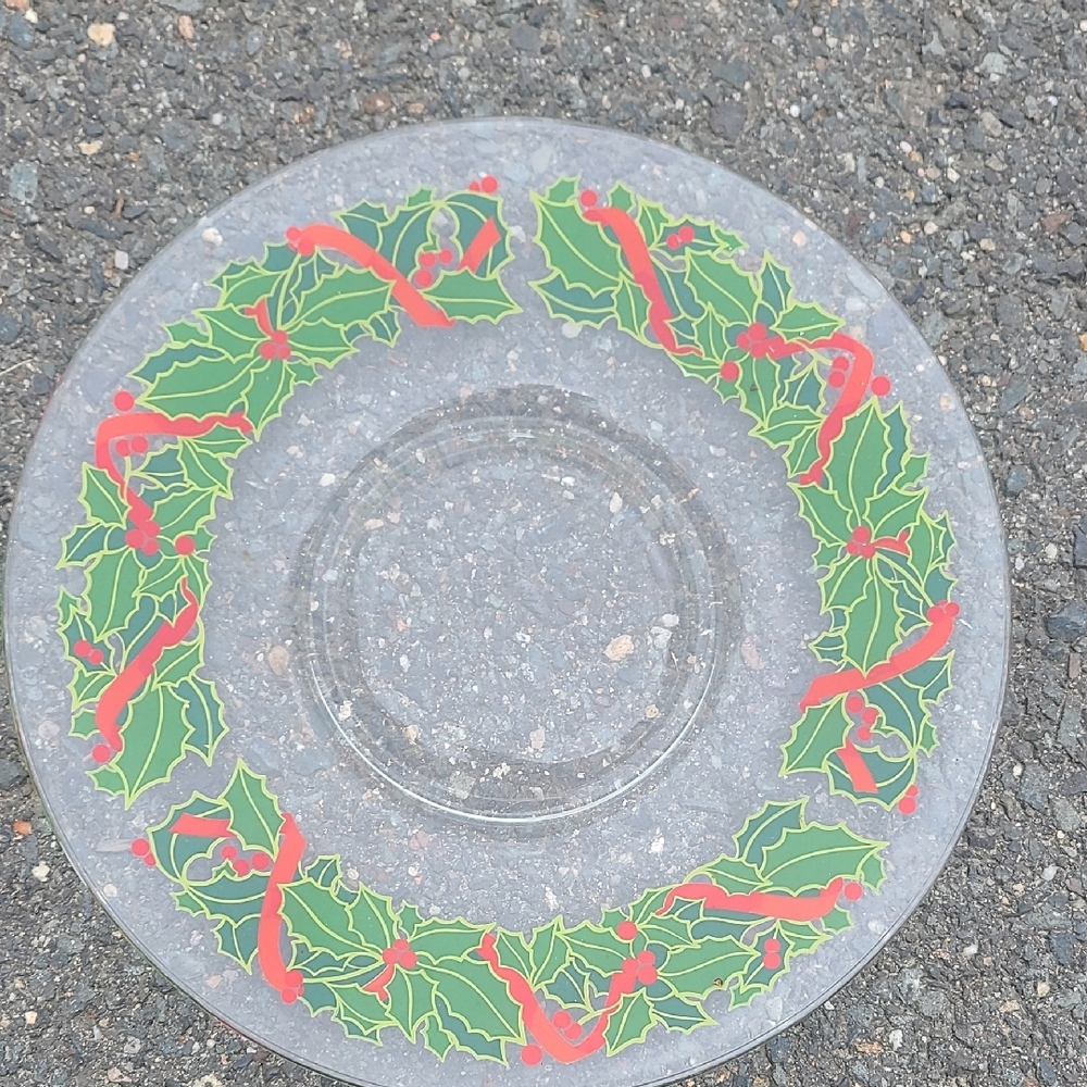 Festive Holly Wreath Glass Plate